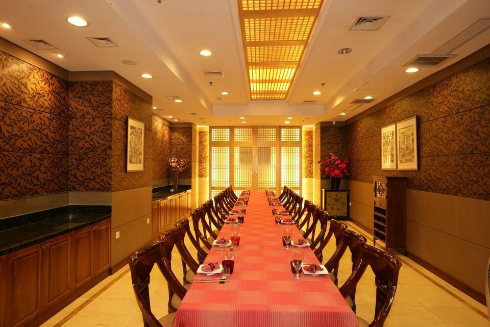 Highton Hotel เซี่ยงไฮ้ ภายนอก รูปภาพ