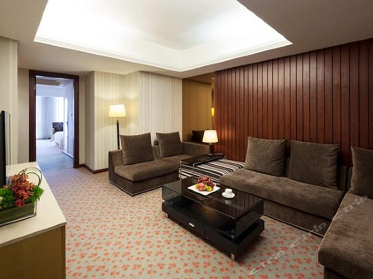 Highton Hotel เซี่ยงไฮ้ ภายนอก รูปภาพ