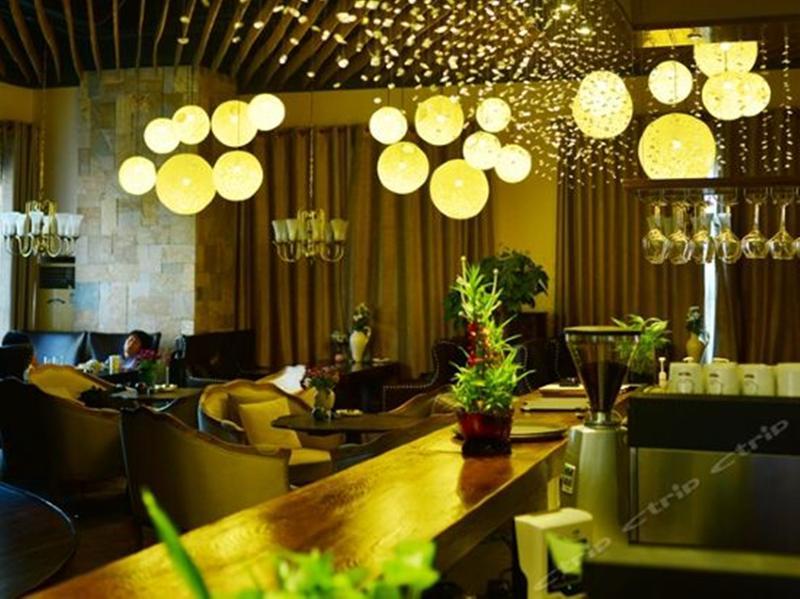 Highton Hotel เซี่ยงไฮ้ ภายนอก รูปภาพ