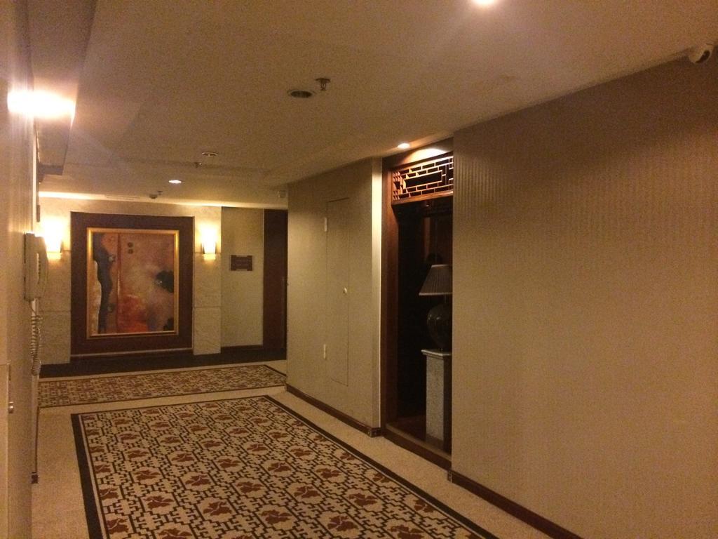 Highton Hotel เซี่ยงไฮ้ ภายนอก รูปภาพ